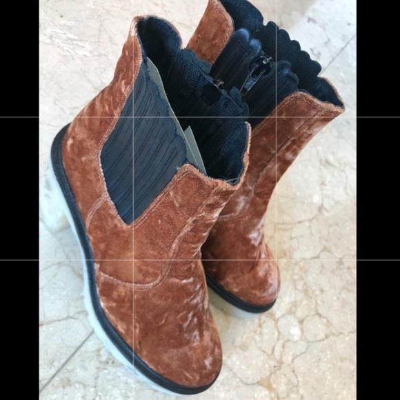 Free People James Chelsea Ankle Velvet Boots - Picture 2 of 16